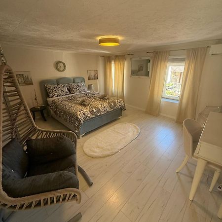 Apartment With Garden Hanja Мостар Екстериор снимка