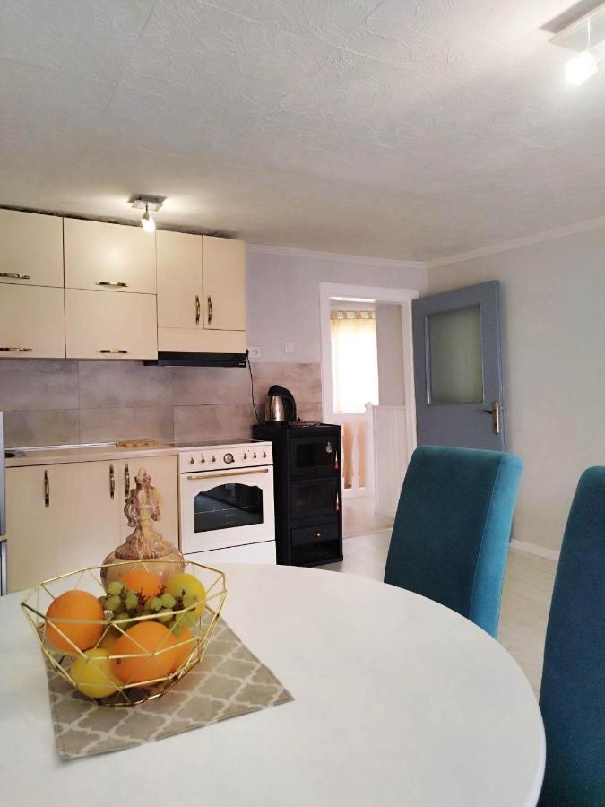 Apartment With Garden Hanja Мостар Екстериор снимка