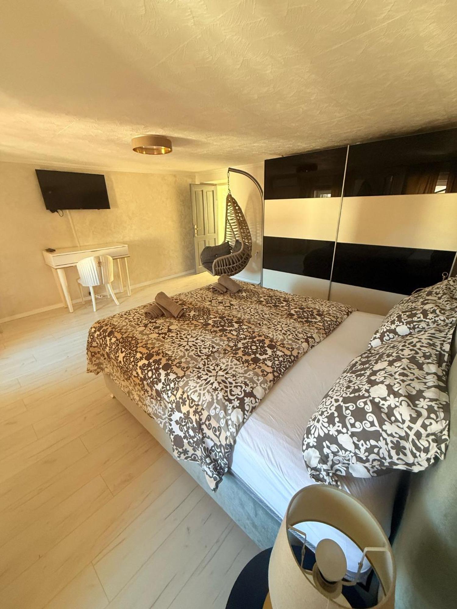 Apartment With Garden Hanja Мостар Стая снимка